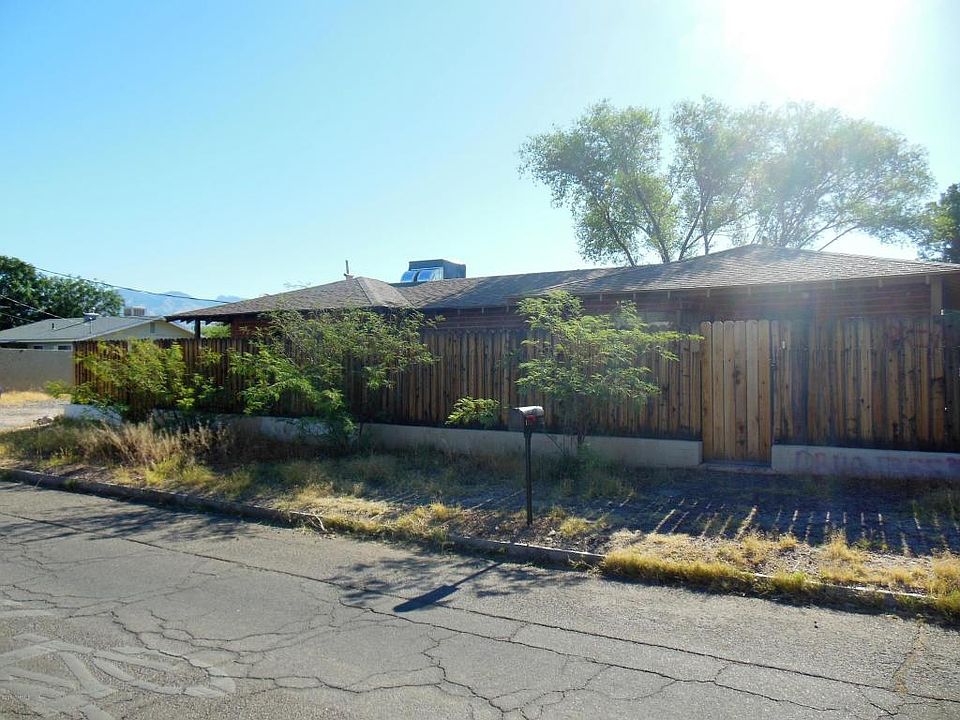 1st image of 2702 N Fontana Ave