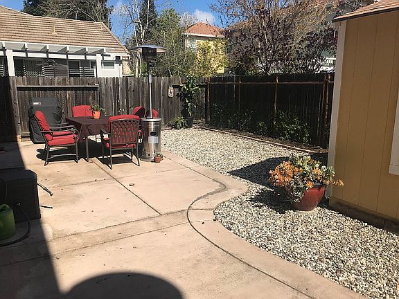 3rd image of 2838 Roseau Way
