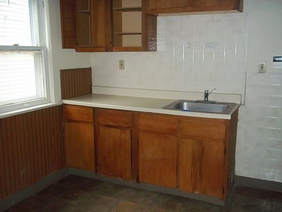 3rd image of 13302 Eaglesmere Ave
