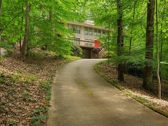 2nd image of 533 Lakeshore Dr