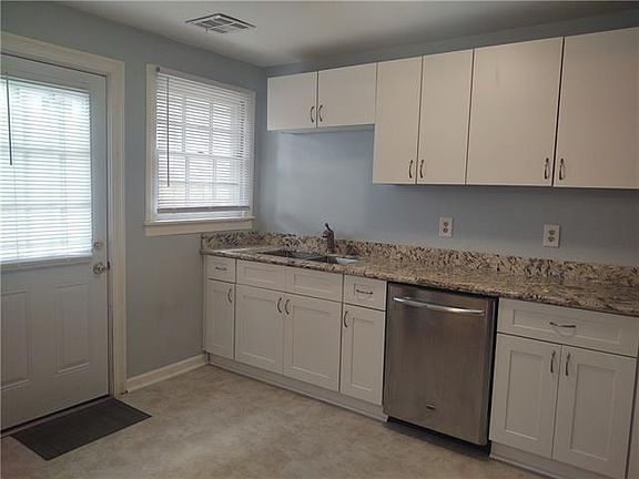 3rd image of 160 Gruner Rd