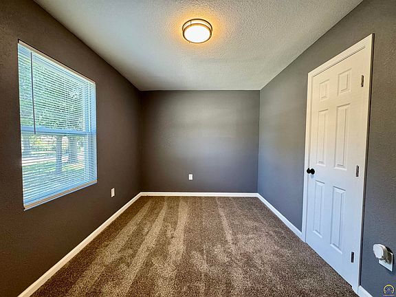 5th image of 3359 SE Irvingham St