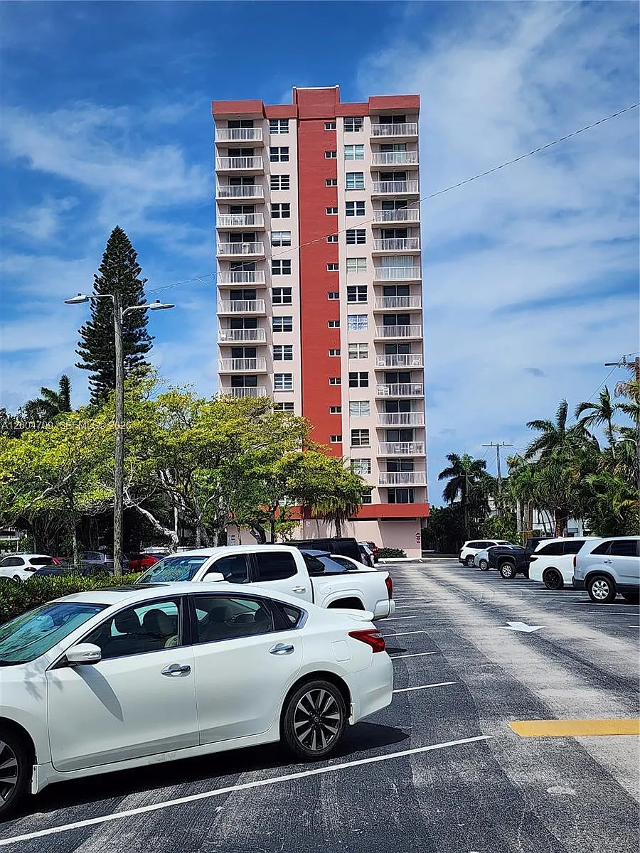 Building Photo - 3161 S Ocean Dr #409