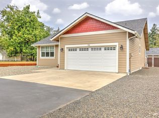 725 Mount Olympus Ave SE, Ocean Shores, WA 98569