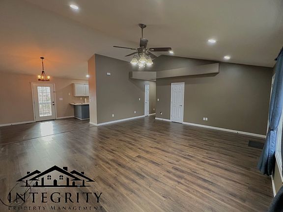 3rd image of 20480 Harris Ln