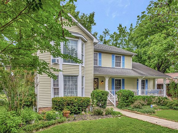 2nd image of 2544 Somerset Dr