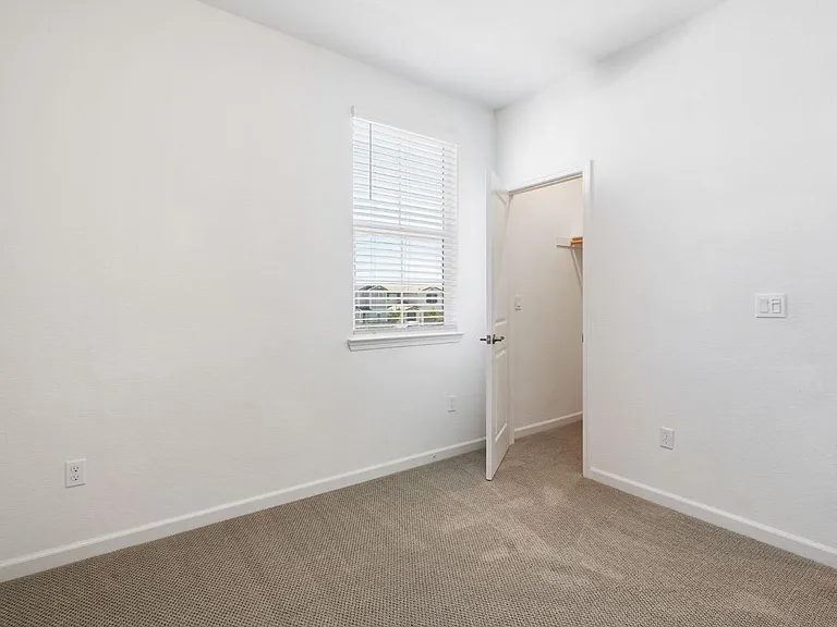 6104 Campus Pkwy — Photo 10