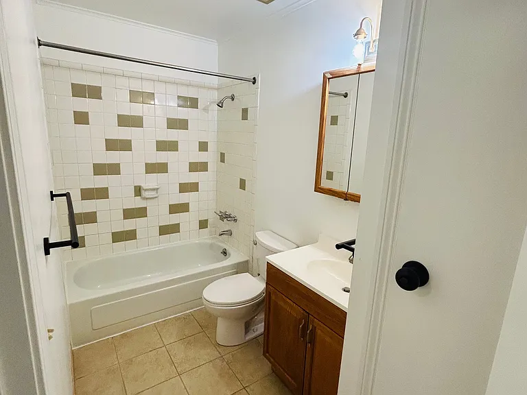 1606 Clawson St #D — Photo 4