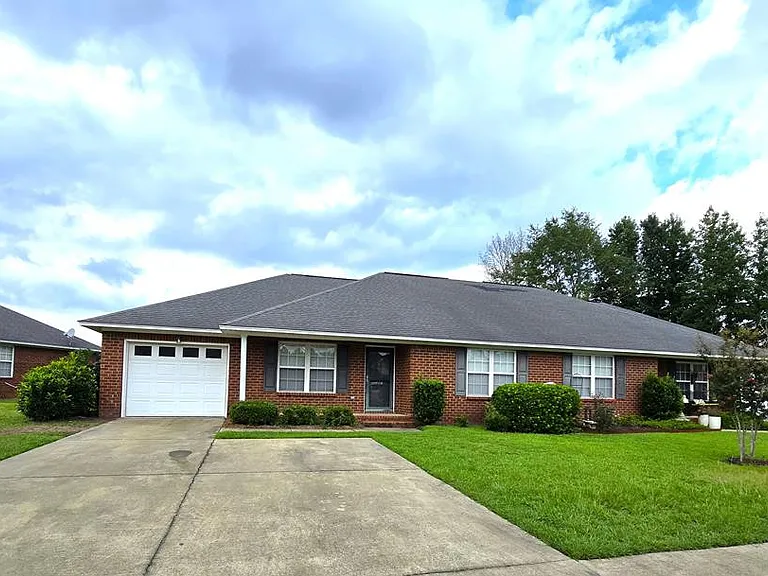 3563 Beacon Dr — Photo 1