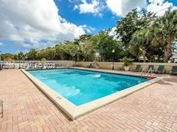 1805 Sans Souci Blvd, North Miami, FL