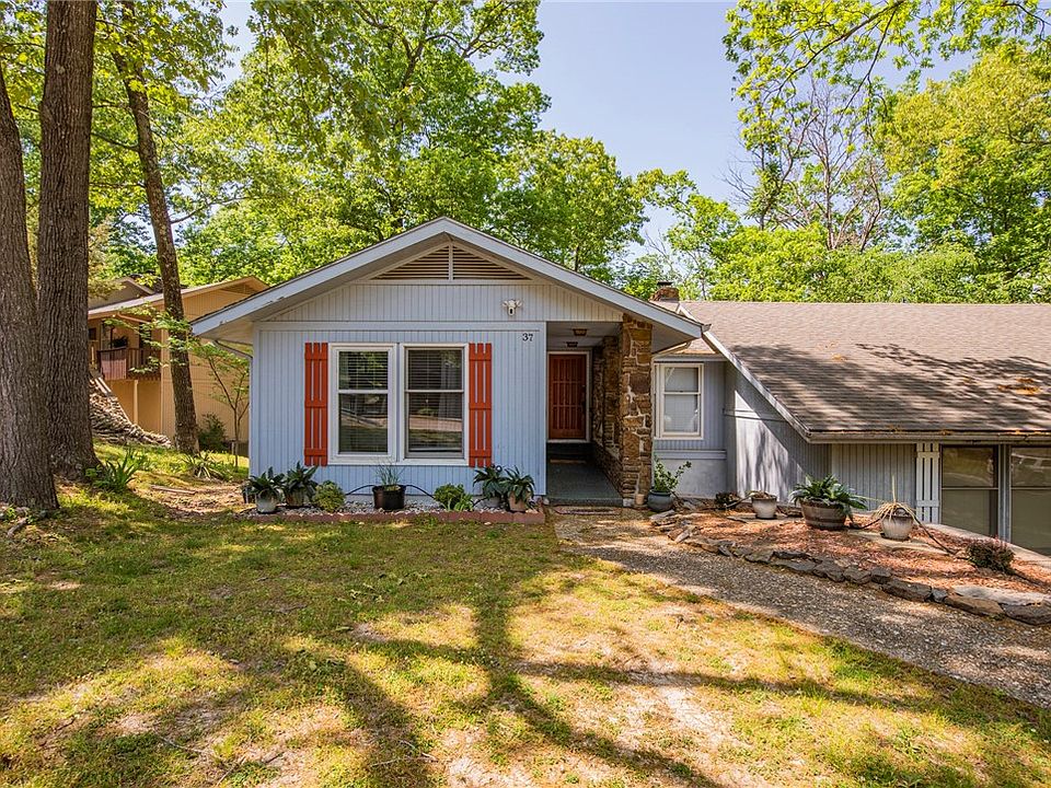 1st image of 37 Dogwood Dr