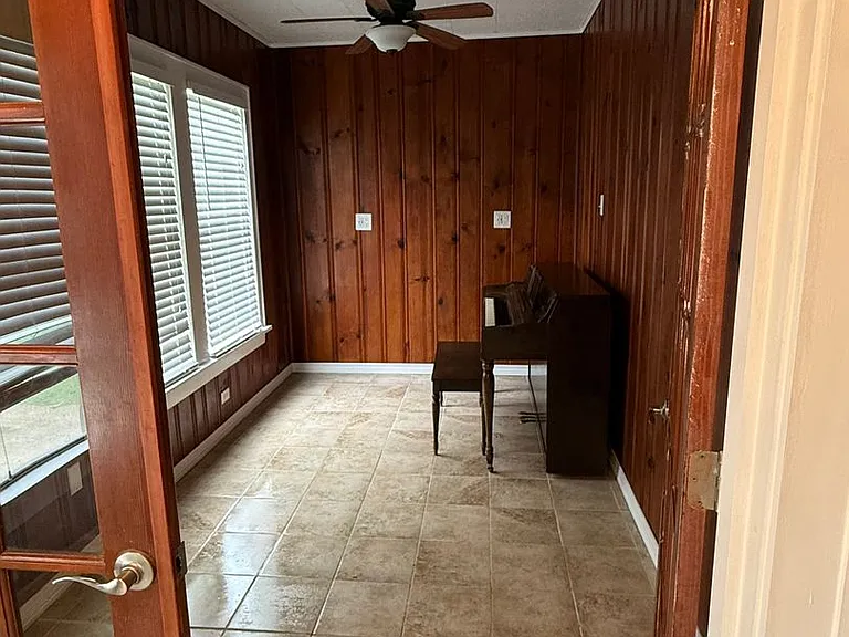 3836 Maryland Ave — Photo 23