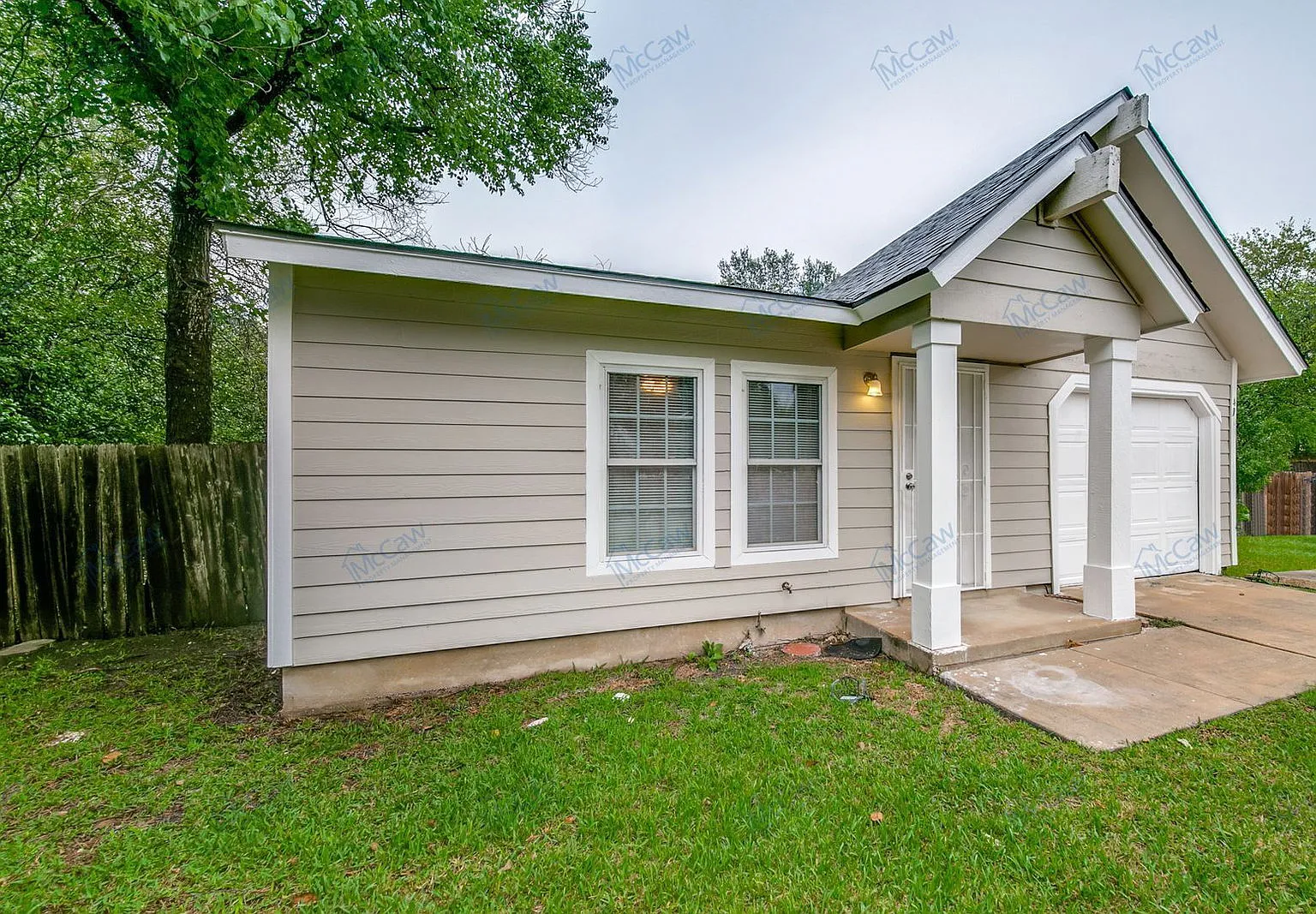 3 bed, 1.0 bath, 1056 sqft, $1,325 — Photo 2