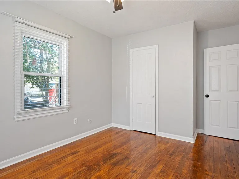 1702 E 41st St — Photo 27
