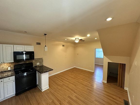 4th image of 2254 S Hemberger St Floor 1