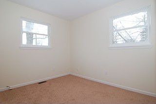 4th image of 1616 Woodridge Dr