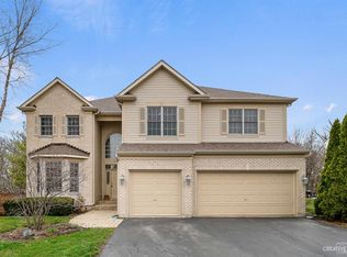 107 Glenbrook Cir, Gilberts, IL 60136