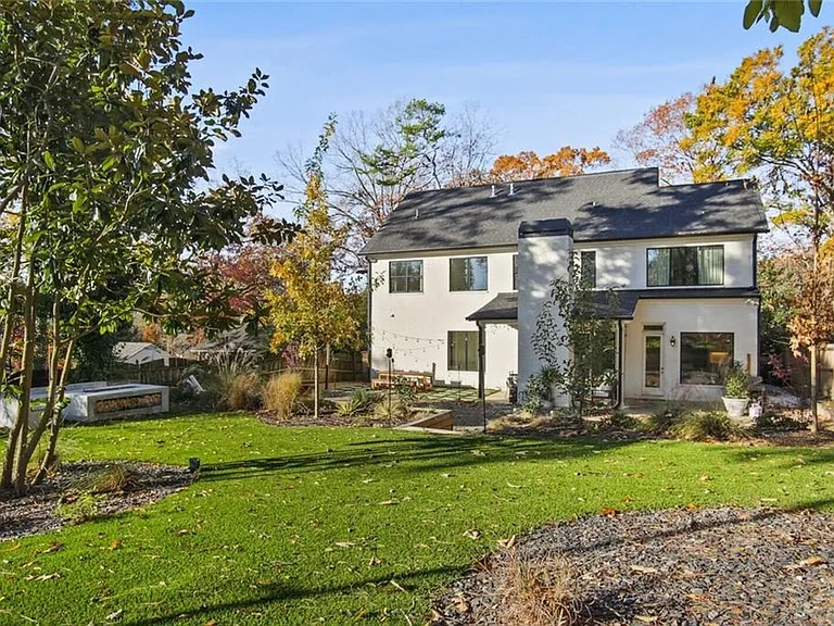3041 Parkridge Dr NE — Photo 25