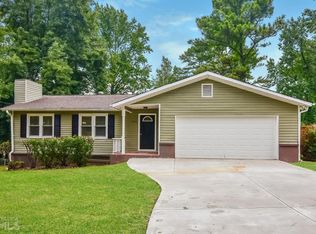 5424 Rockmoor Dr, Stone Mountain, GA 30088
