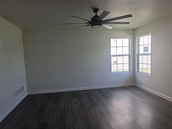 4th image of 1720 Elderberry Ln