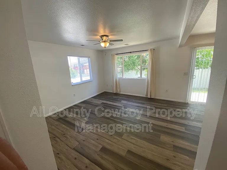 331 Annie Morgan Ct — Photo 3