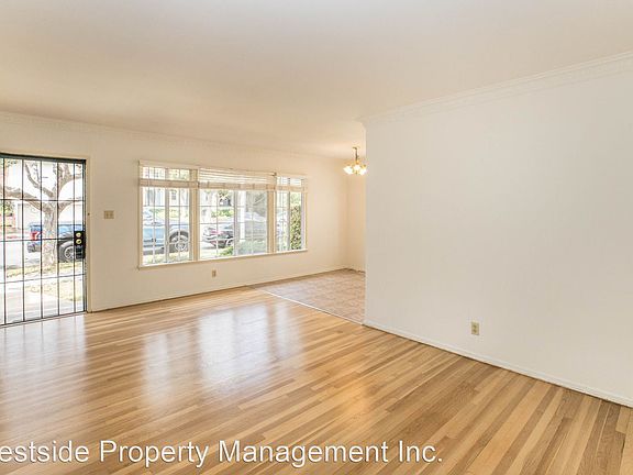 4th image of 244 S Doheny Dr #244