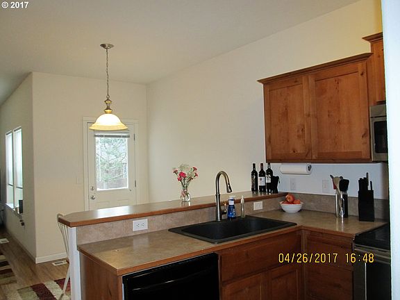 5th image of 153 NW Marshall Dr