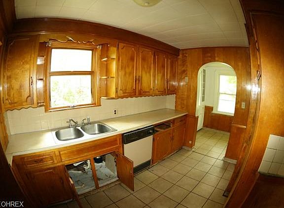 5th image of 2228 Montclair Ave