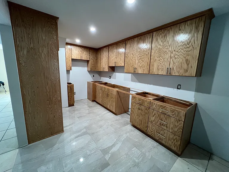 2015 W 157th St — Photo 9