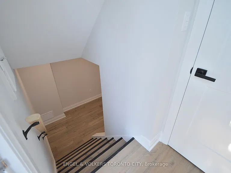 139 Queen St #BASEMENT — Photo 16