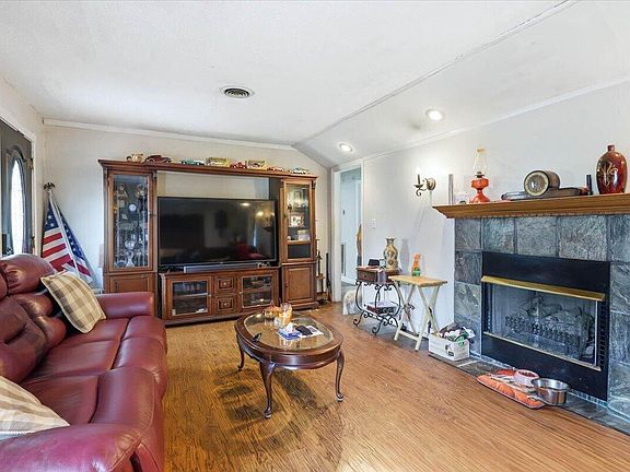 5th image of 1515 Merrill St