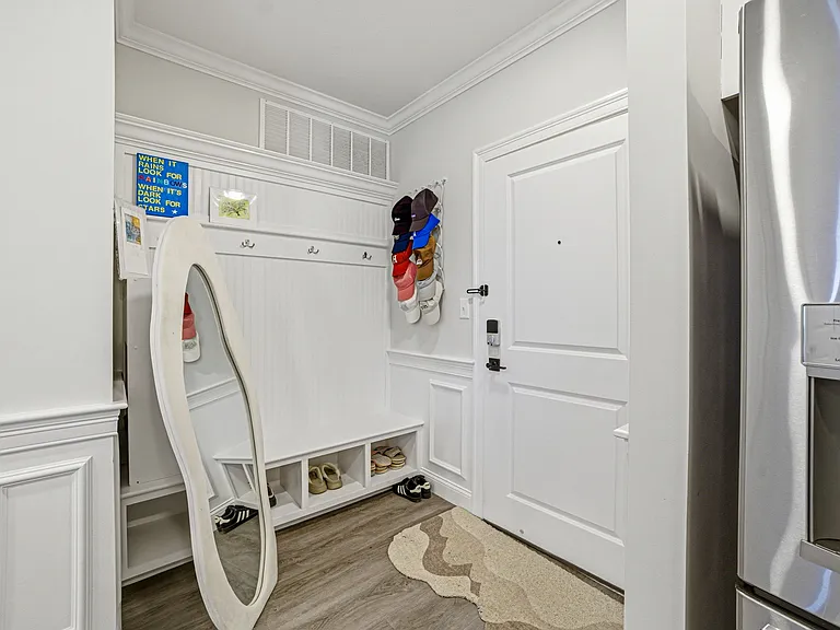 320 Middlesex Ave #D208 — Photo 44