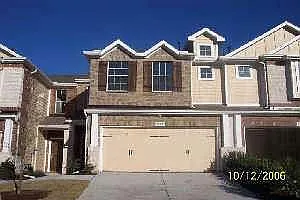 8732 Manhattan Ave — Photo 1