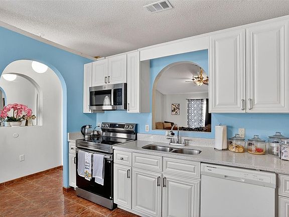4th image of 6820 Pomeroy Cir