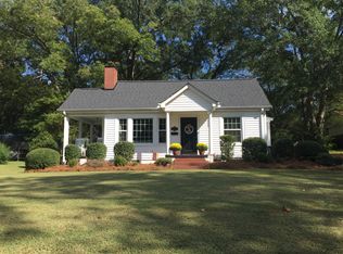 621 Chestnut St, Laurens, SC 29360