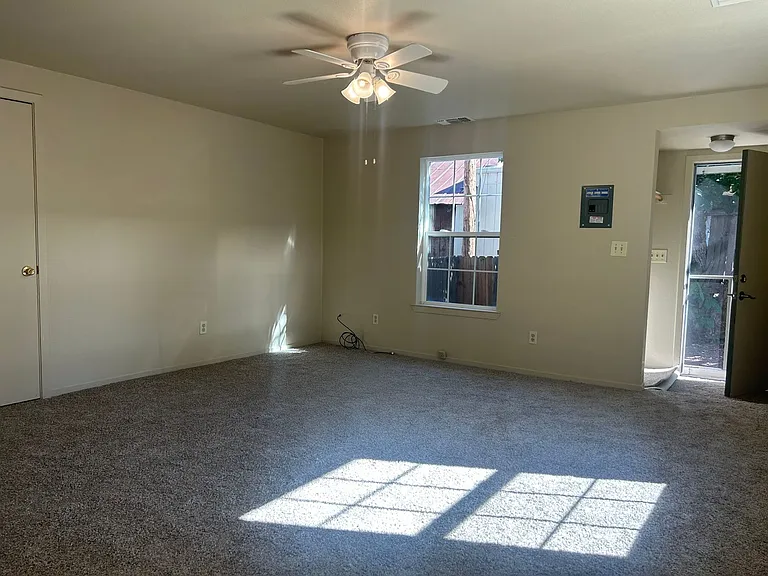 2886 B St — Photo 3