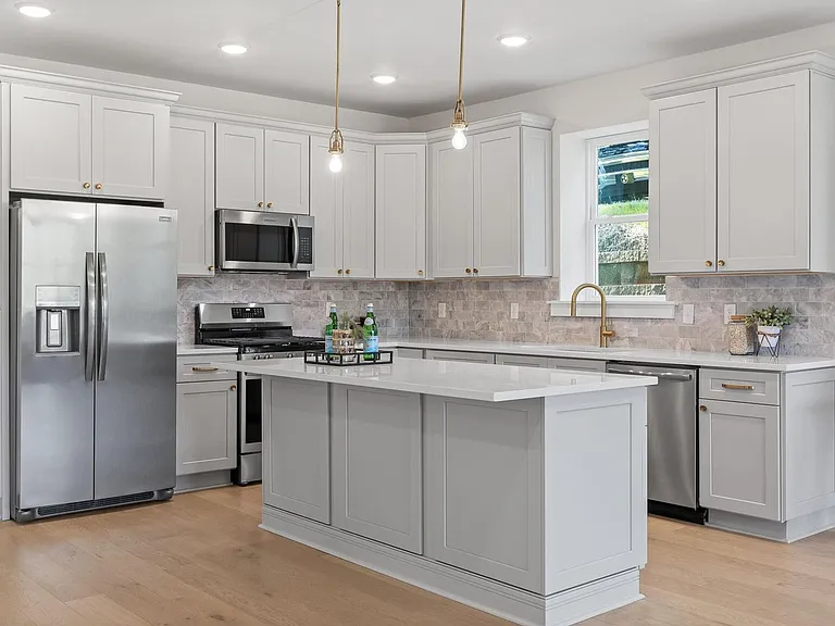 638 Ladd Ave — Photo 33