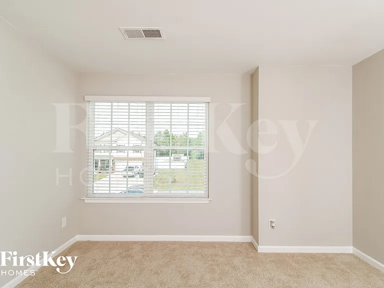 227 Sawyer Ln — Photo 8