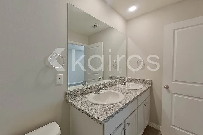 8675 SW 43rd Ter — Photo 13