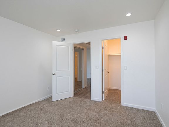 4th image of 4424-4454 44th St #334