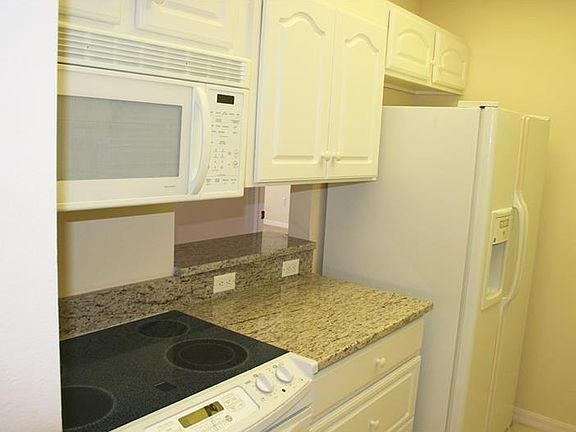 3rd image of 3730 Cadbury Cir APT 531