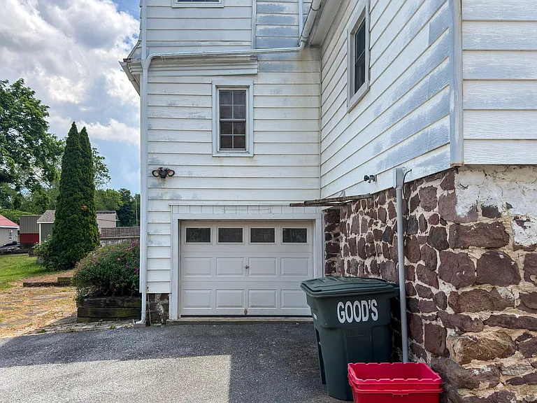124 E Church St — Photo 20