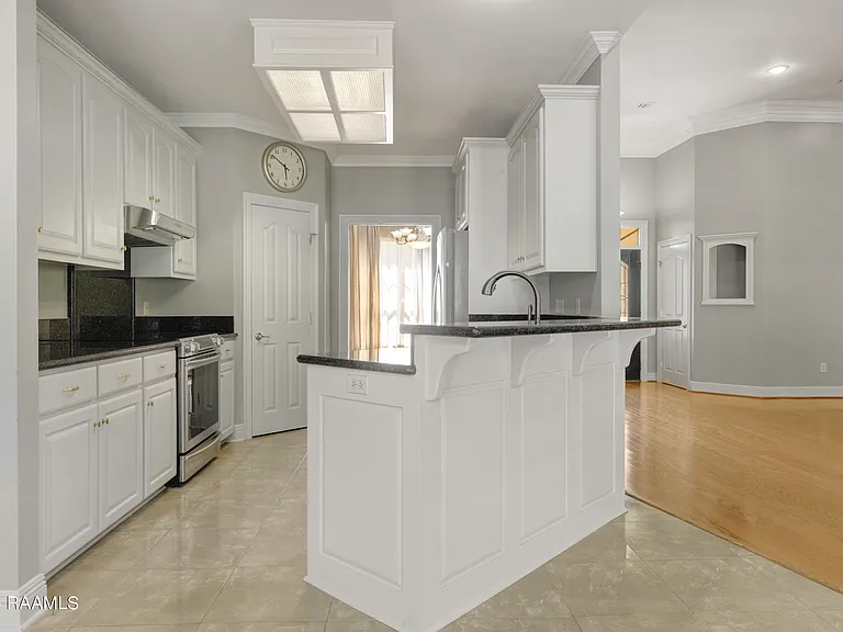 106 Anslem Dr — Photo 9
