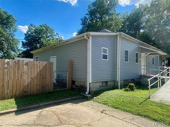 4th image of 846 Vernon Ave