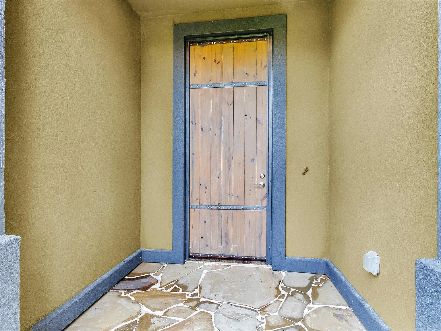 3 bed, 2.0 bath, 2008 sqft, $1,850 — Photo 4