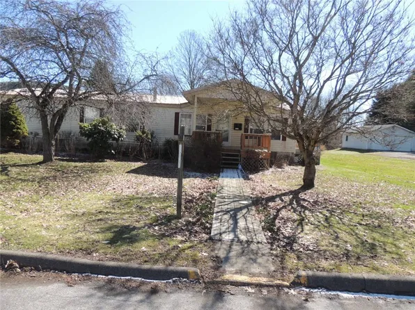 9 River St, Bainbridge, NY 13733