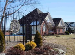 1009 Corie Crest Dr, Boiling Springs, SC 29316