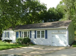 9404 E 66th St, Raytown, MO 64133