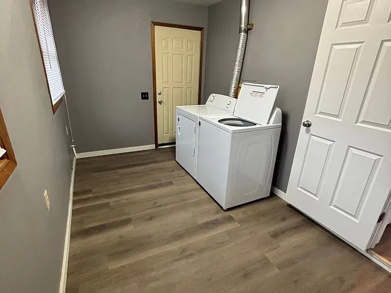 810 Cameron Ave — Photo 15
