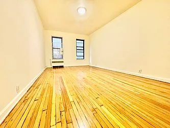 Rented by HOLTON REAL ESTATE INC.